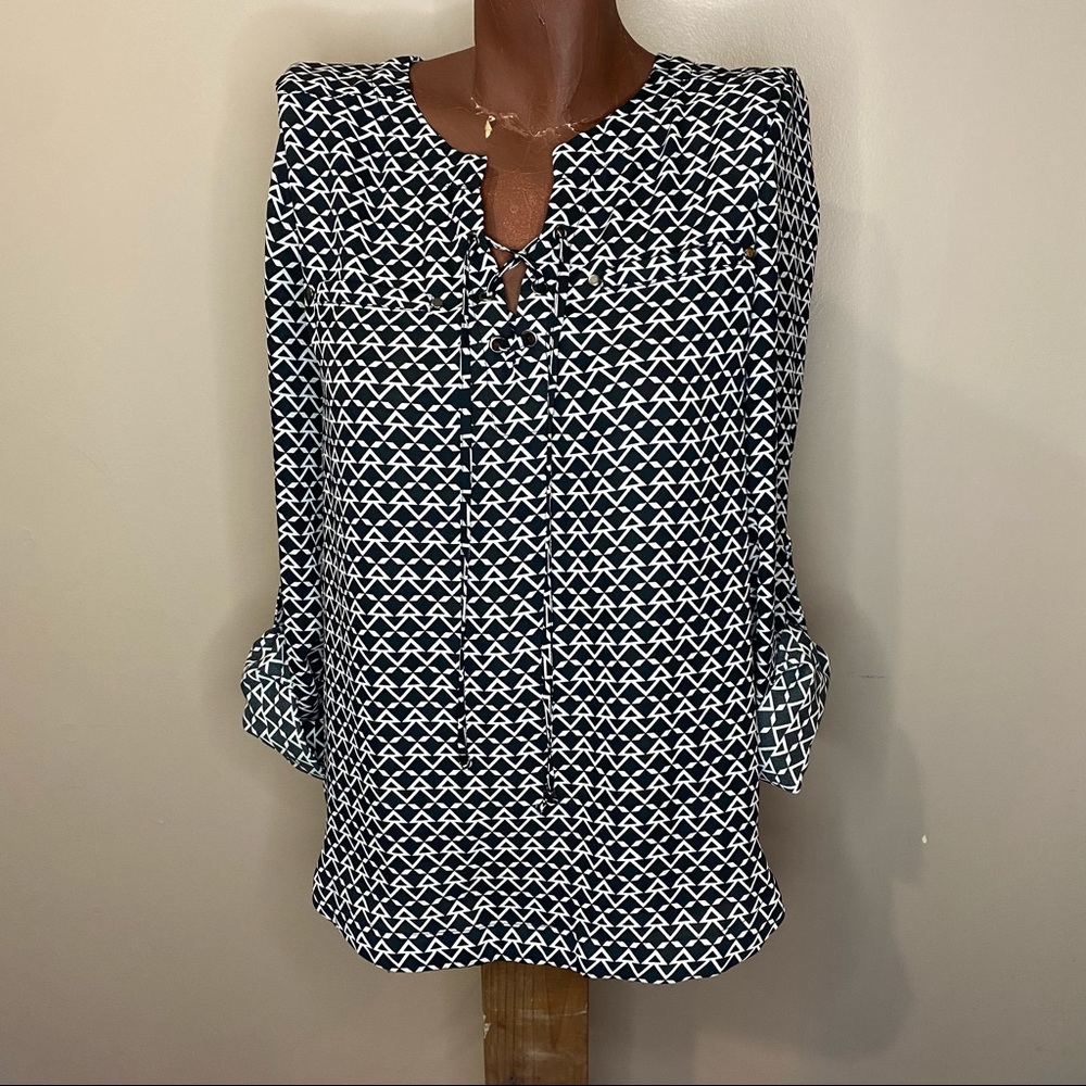 My Michelle black & white triangle blouse in small